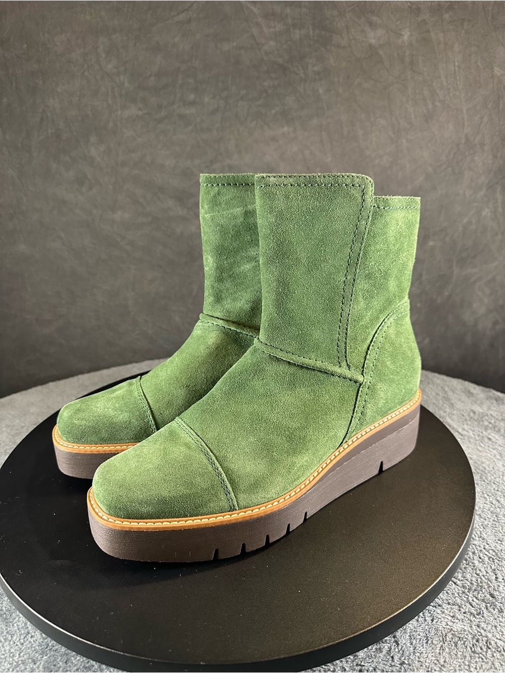 Naturalizer Green Suede Platform Ankle Boots